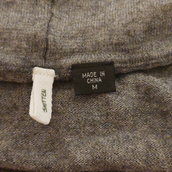 Cardican - Picture 2 of 2